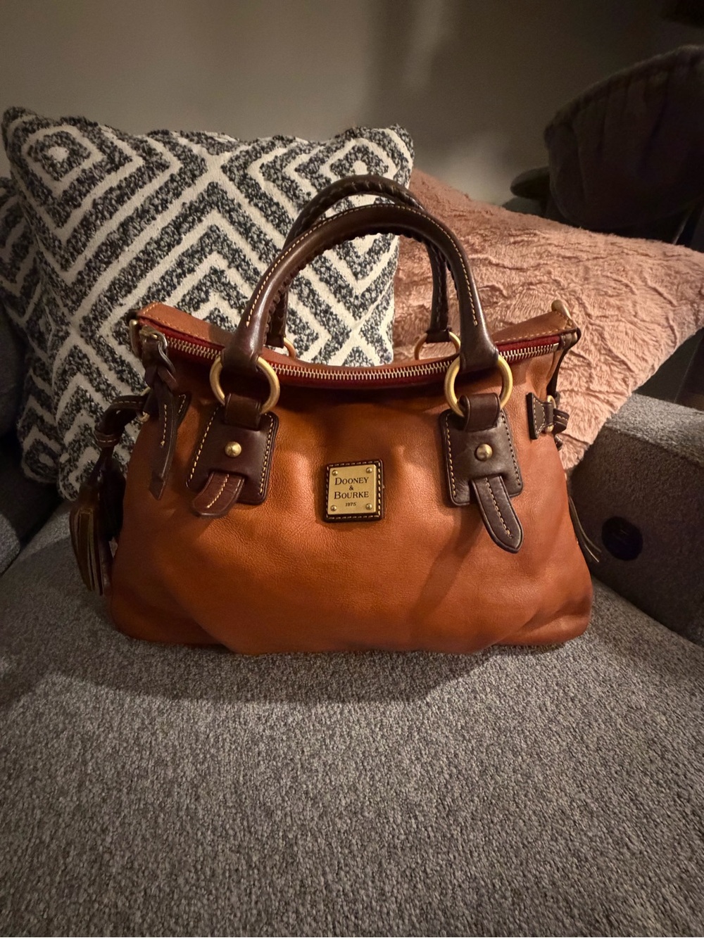 GUC Beautiful Dooney & Bourke Retired Large Stanwich Florentine Satchel